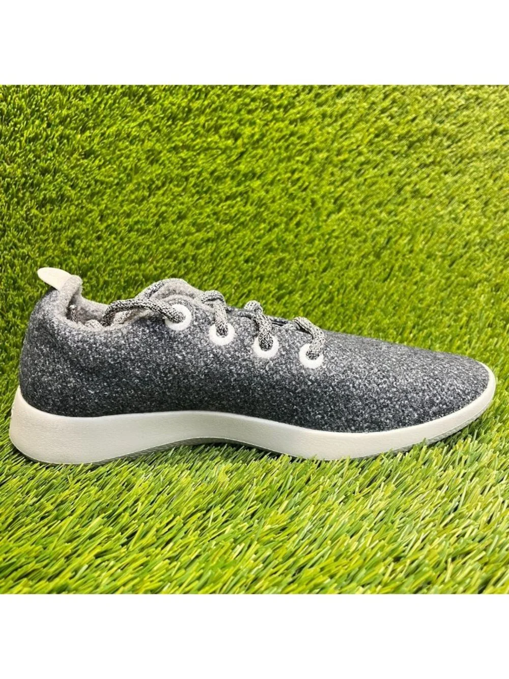 Allbirds Wool Runners Womens Size 9 Gray White Running Walking Shoes Sneakers